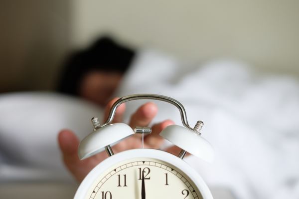 Беспробудные: как живут люди, которые из-за необычной болезни спят неделями
