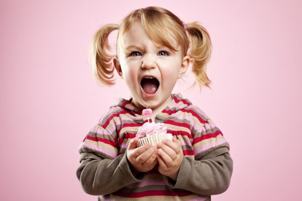 Что делать, если ребенок ничего не ест кроме сладостей?