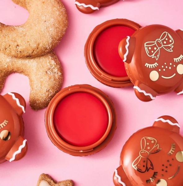 
<p>                        Имбирная коллекция Cookies For Santa от Essence</p>
<p>                    
