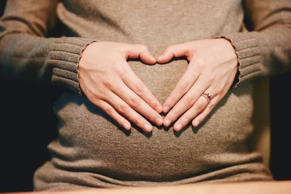 Ученые выяснили, какие профессии опасны для беременных 